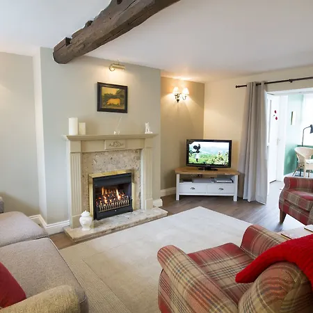 Bramwood Hotel 4*